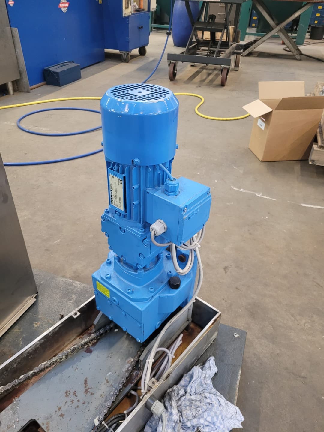 CMA Quimpe Container Mixer with Sieve Granulator - Pohárkový smešovac - image 19