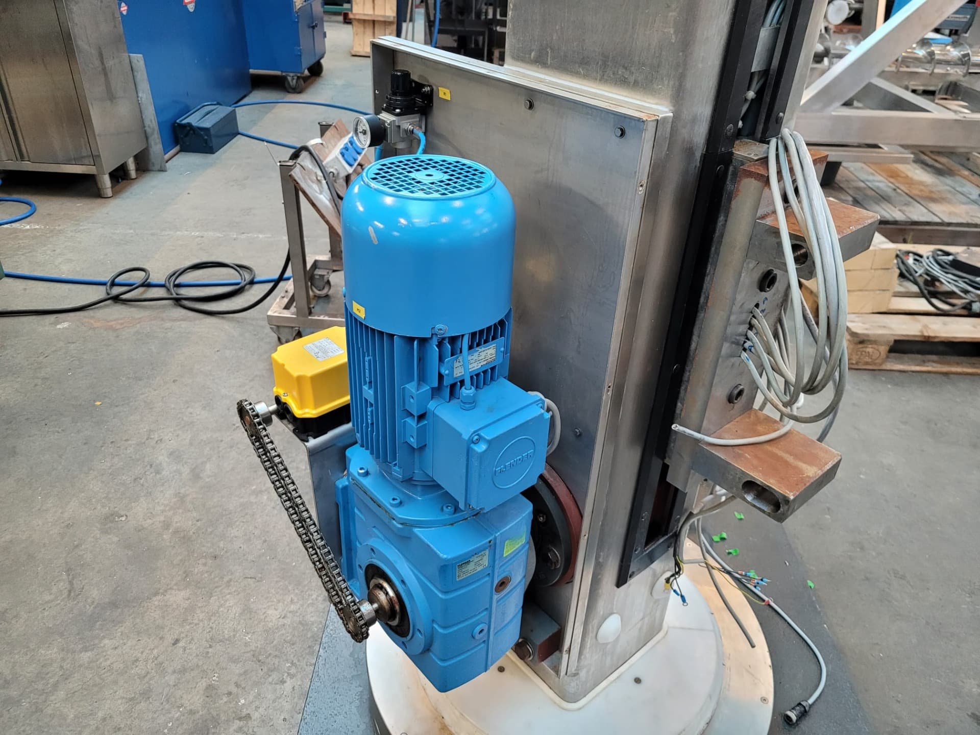 CMA Quimpe Container Mixer with Sieve Granulator - Pohárkový smešovac - image 18