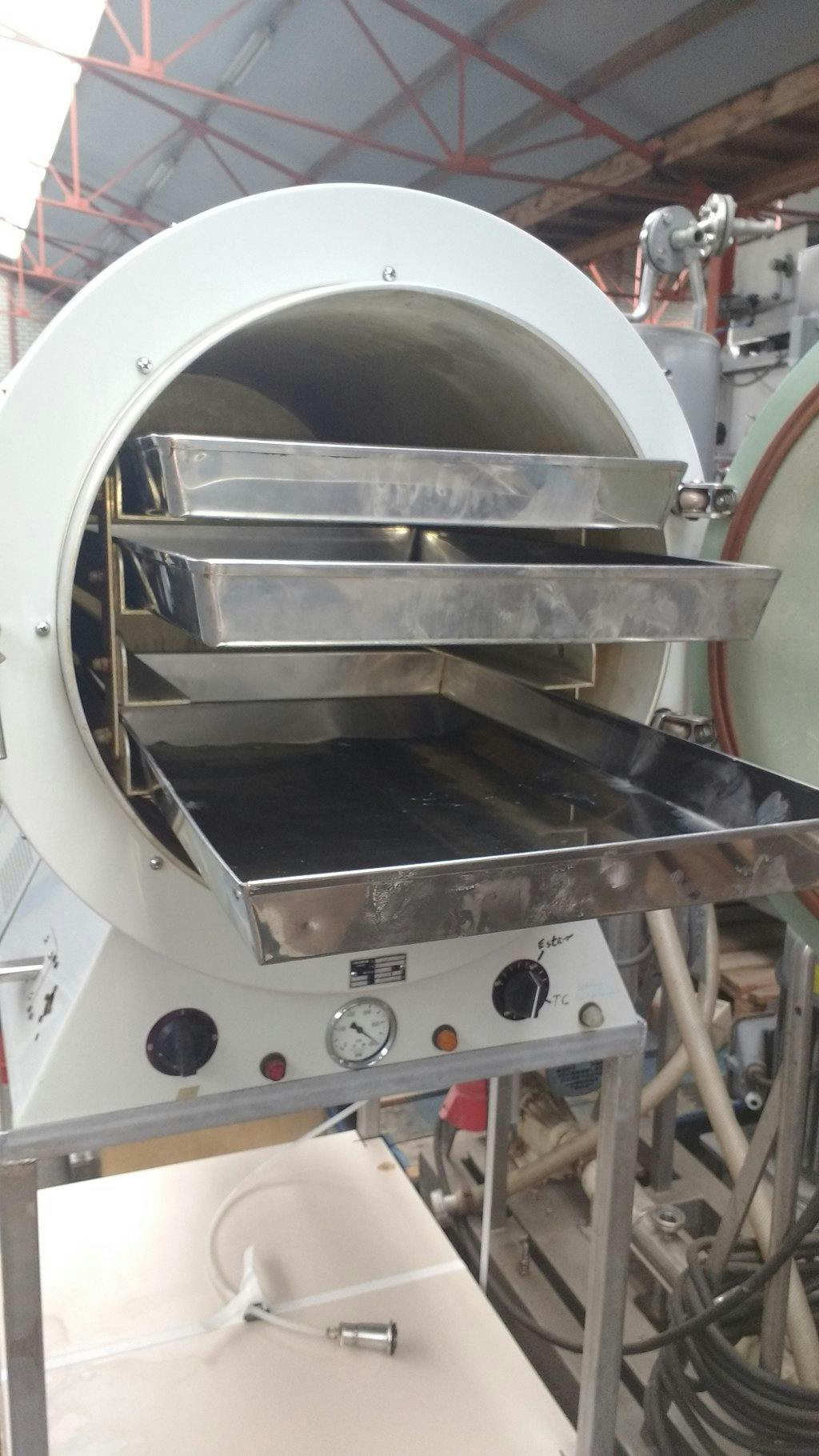 Heraeus Hanau 140 Ltr vacuum - Drying oven - image 4