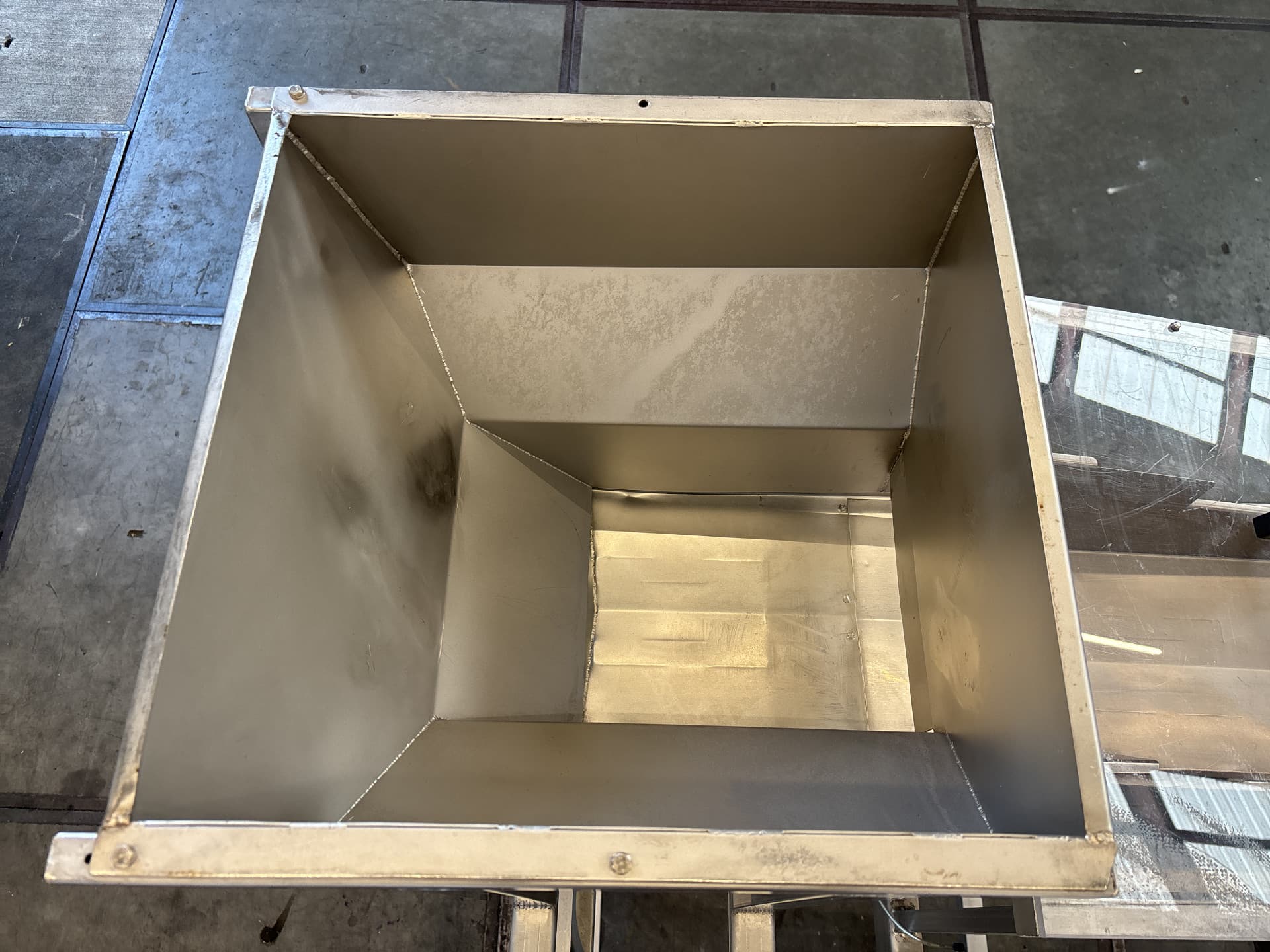 Newweigh Bag filler - Podajnik wibracyjny - image 7