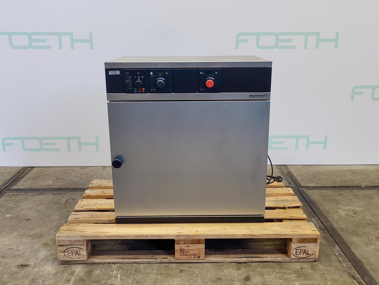 Memmert UE-500 - Suszarka laboratoryjna - image 1