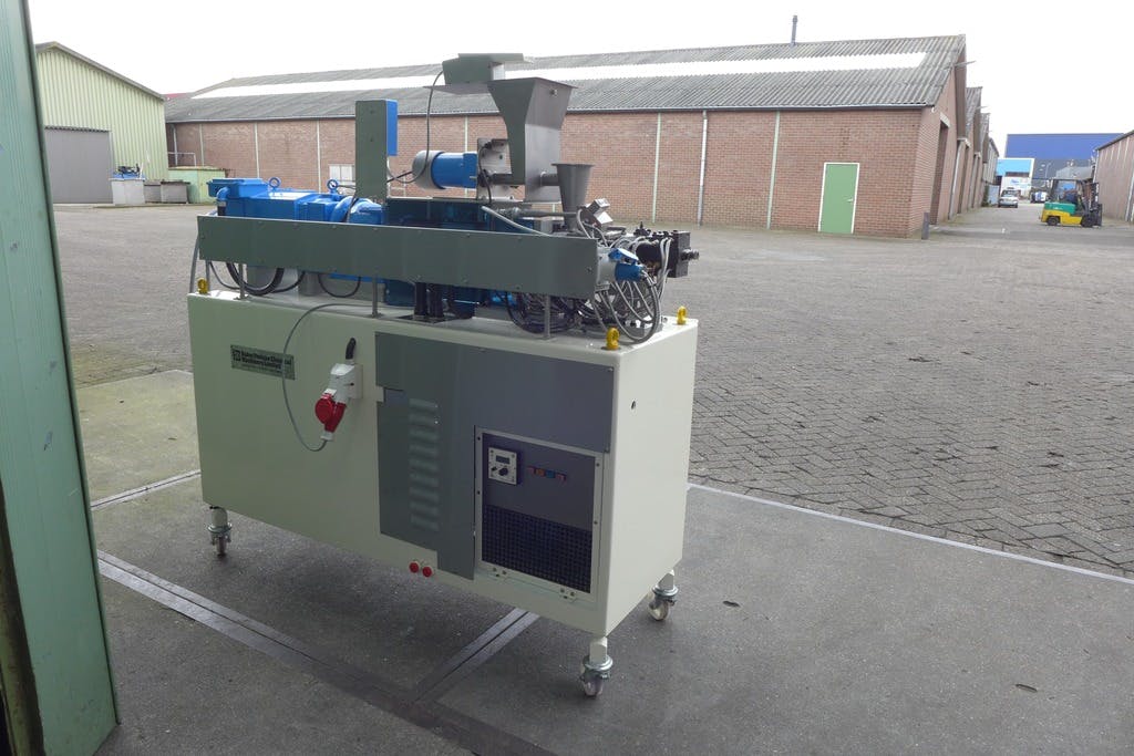 Baker Perkins MPC/V30 - Double screw extruder - image 5