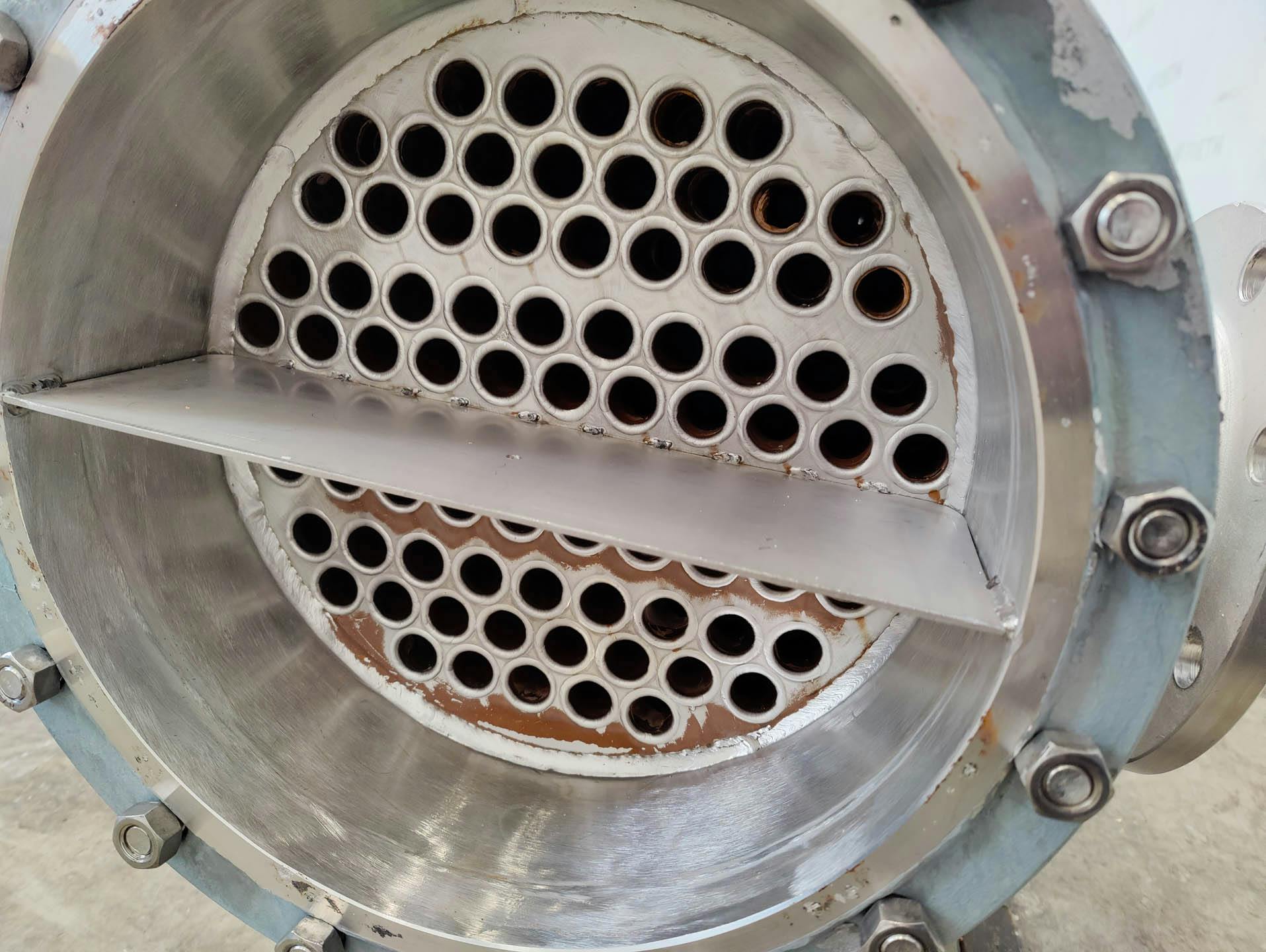 Kuehni condensor - Intercambiador de calor de carcasa y tubos - image 8