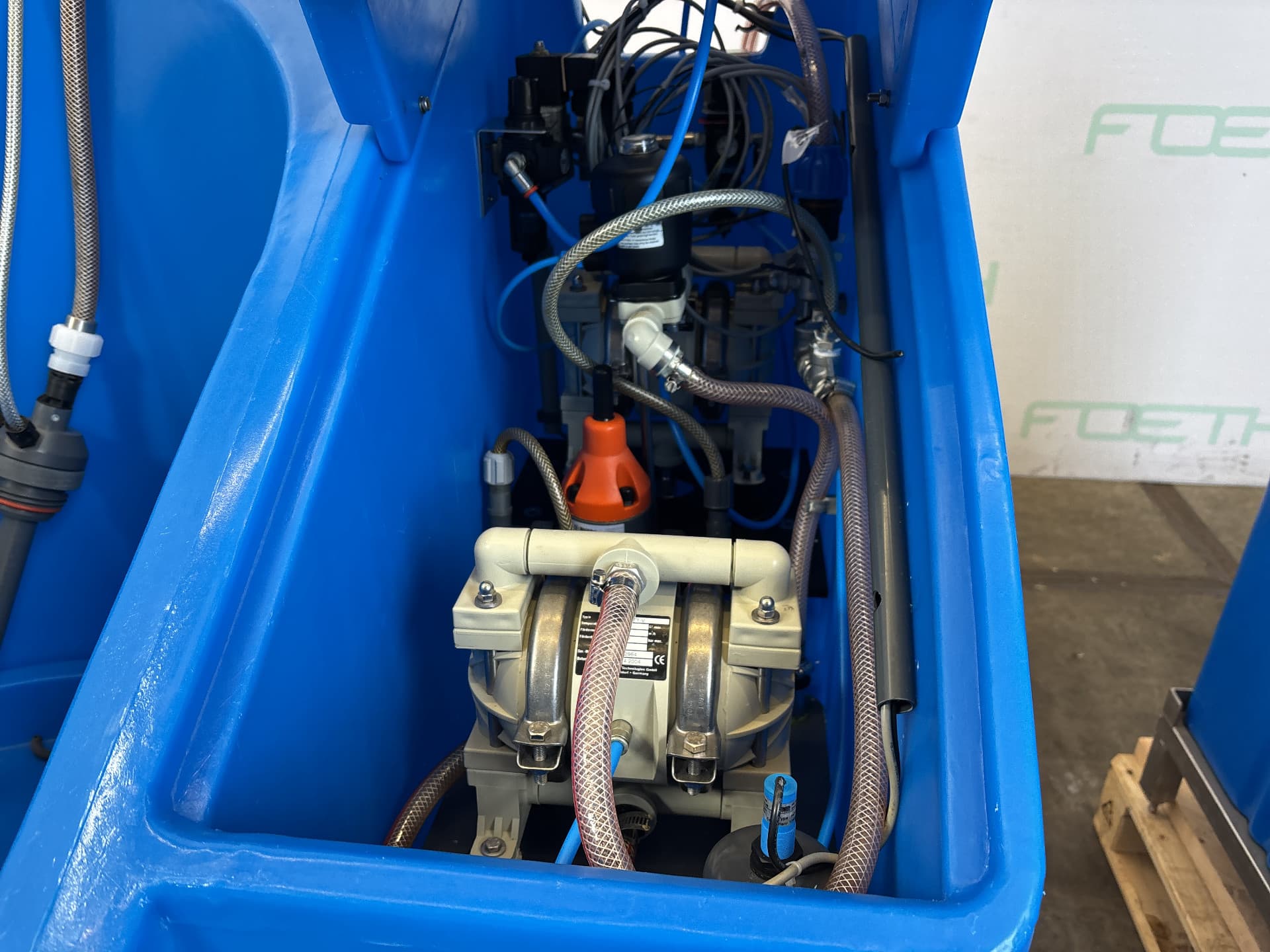 Ecolab Distribution pumps 2x2 - Дозирующий насос - image 8