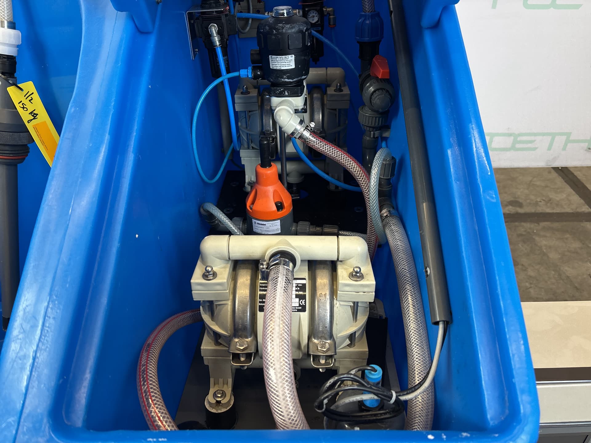 Ecolab Distribution pumps 2x2 - Дозирующий насос - image 9